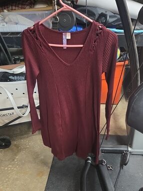 Alyx Long Sleeve Ribbed V-Neck Dress in Burgundy